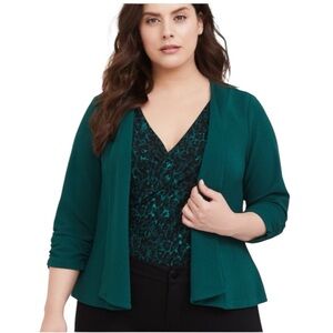 TORRID Crepe Cinched 3/4 Sleeve Open Front Jacket Layer Evergreen Kelly Green